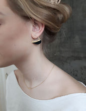 Lash Feather, earring